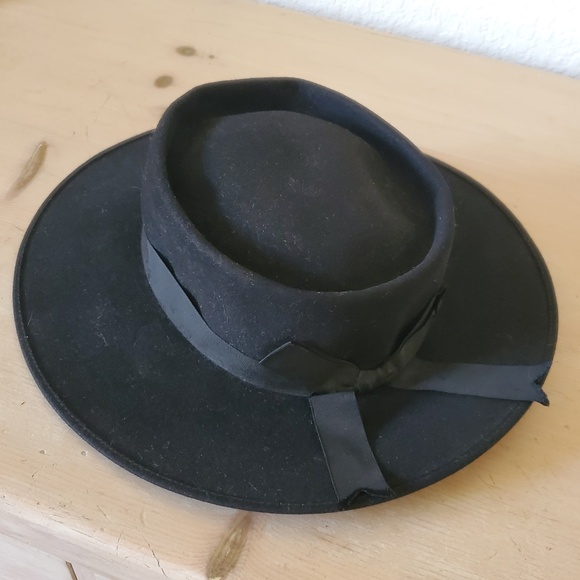 MOSSANT Aux Galleries Lafayette Paris Black Felt Old Style Aussie Women's Hat - Picture 1 of 5